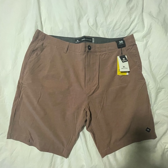Men’s shorts. Color: mushroom - Picture 1 of 2